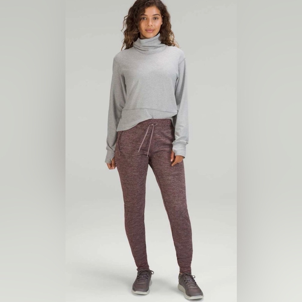 Lululemon Engineered Warmth Jogger Size 8 Lunar Rock EUC Athleisure Activewear